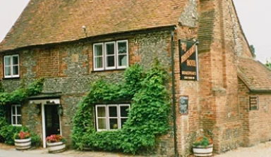 Fachada del pub White Hart en Nettlebed
